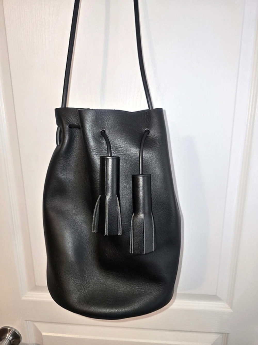 Building Block Bucket Bag Leather in Black